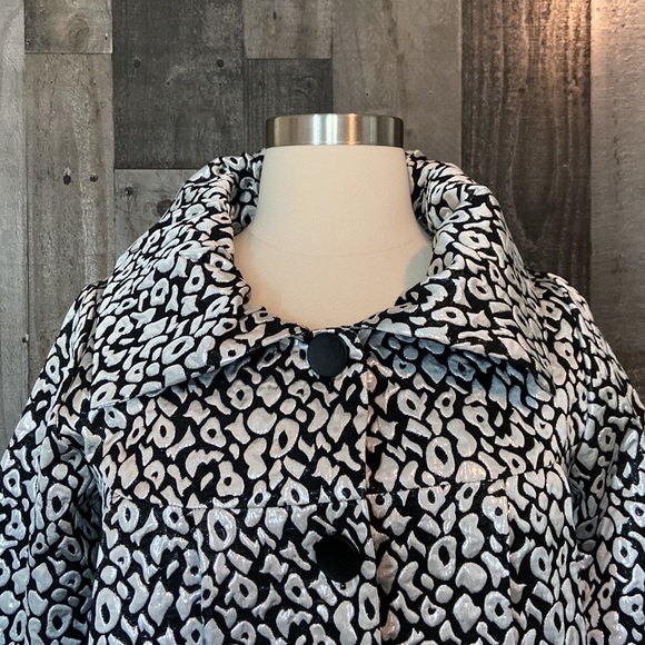 T&W Designs silver black leopard print jacket medium vintage dark feminine - Picture 3 of 14